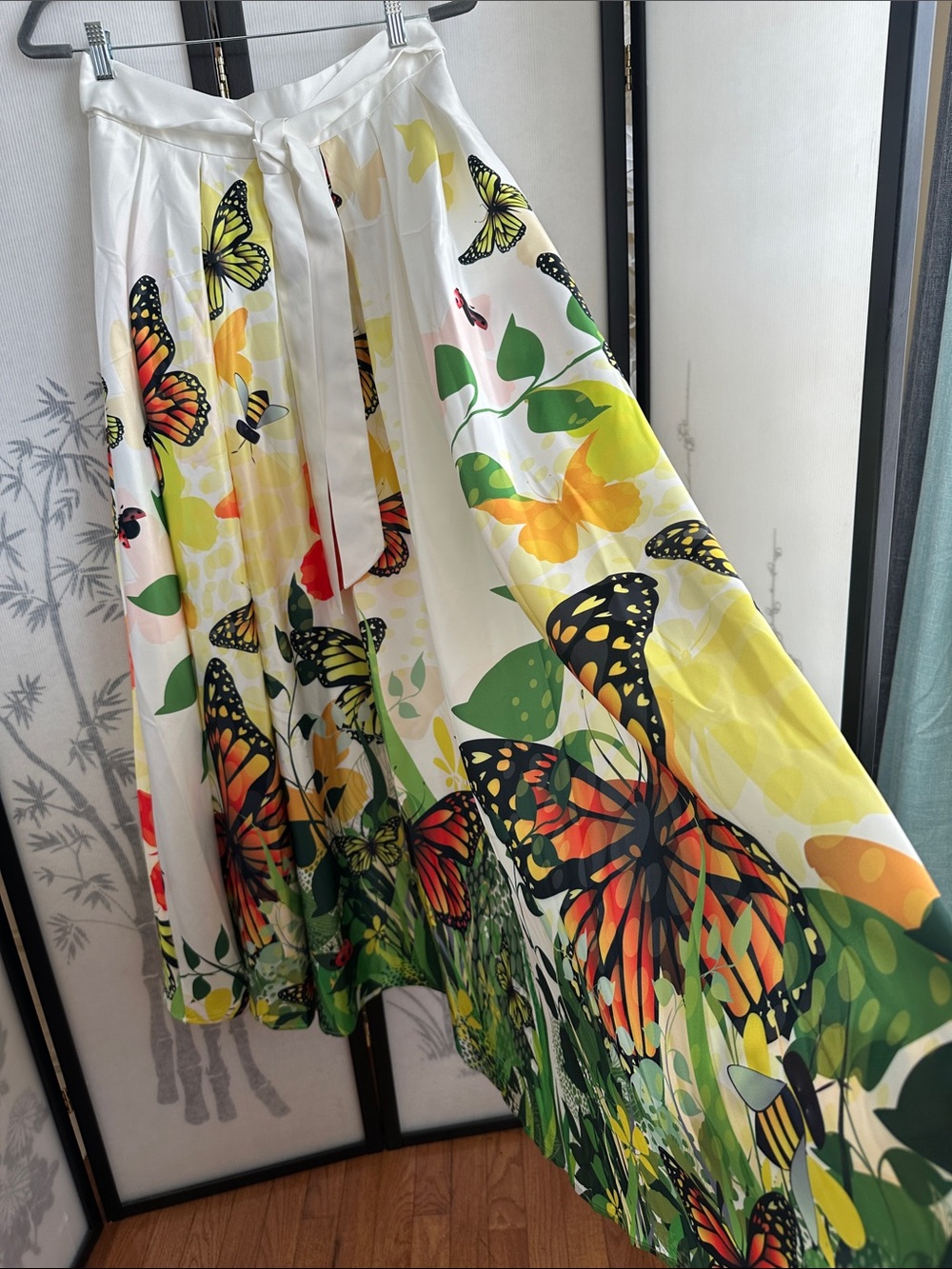 NWT Gracia Butterfly Floral Maxi Skirt White Tie Waist Size Medium